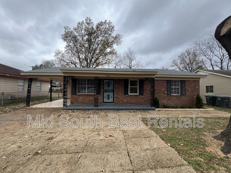 Memphis House: 3213 Harvester Ln