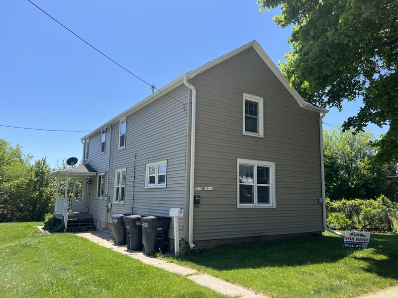 Sheboygan Condo: 1611 Ontario Avenue - Upper