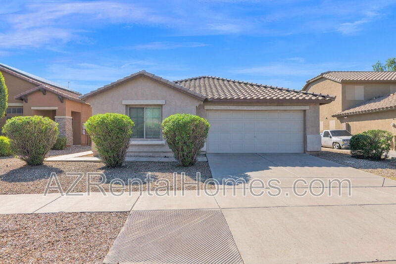 Avondale House: 11187 W Tonto St