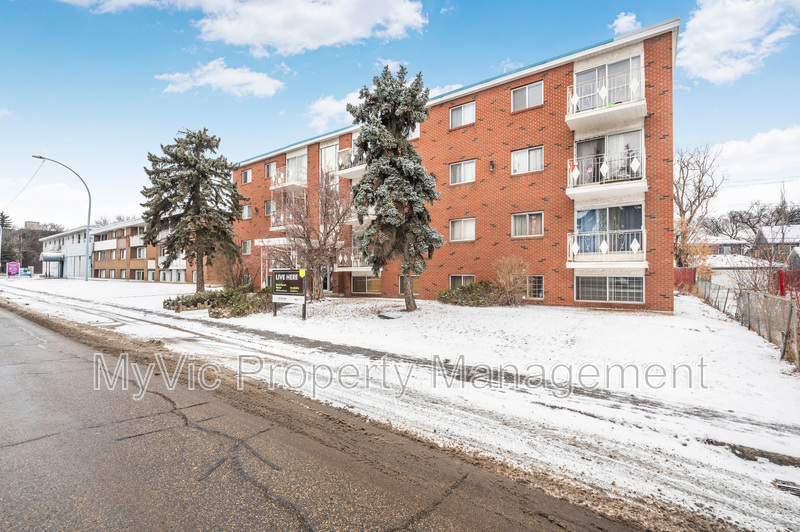 Edmonton Condo: 9740 82 Avenue Northwest