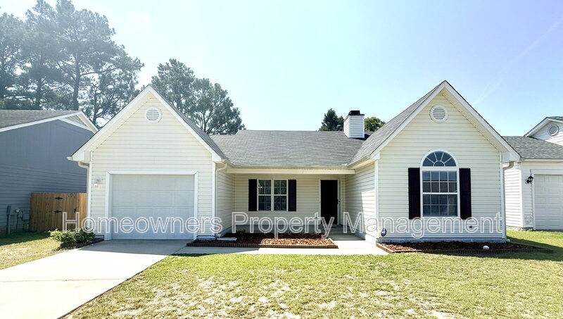 Hope Mills House: 3839 Goforth Dr