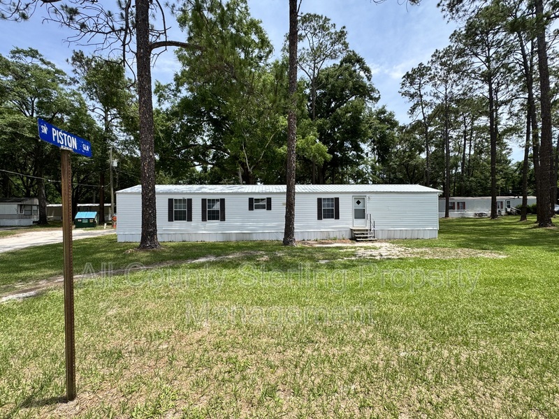 Lake City House: 108 SW Piston Glen (#7)