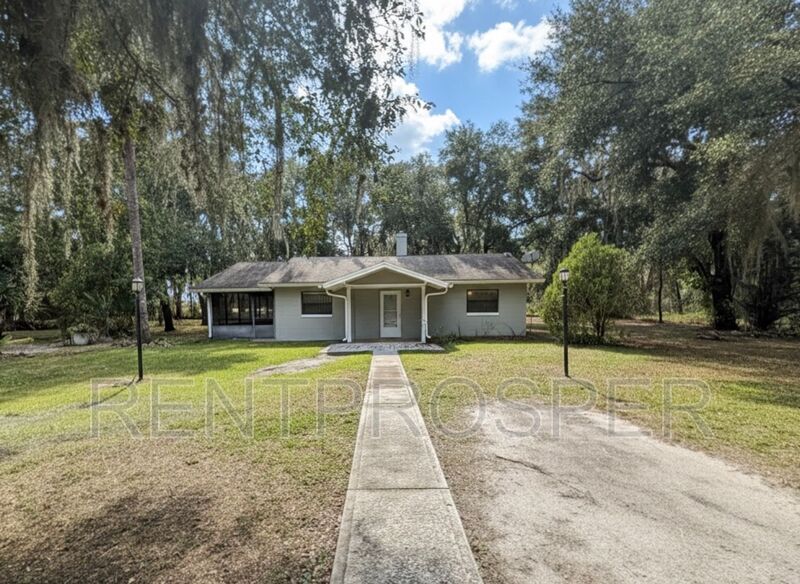 Kissimmee House: 2201 Granada Blvd