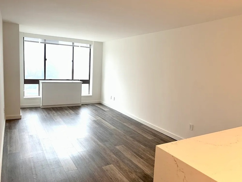 New York Condo: 520 W 43rd St