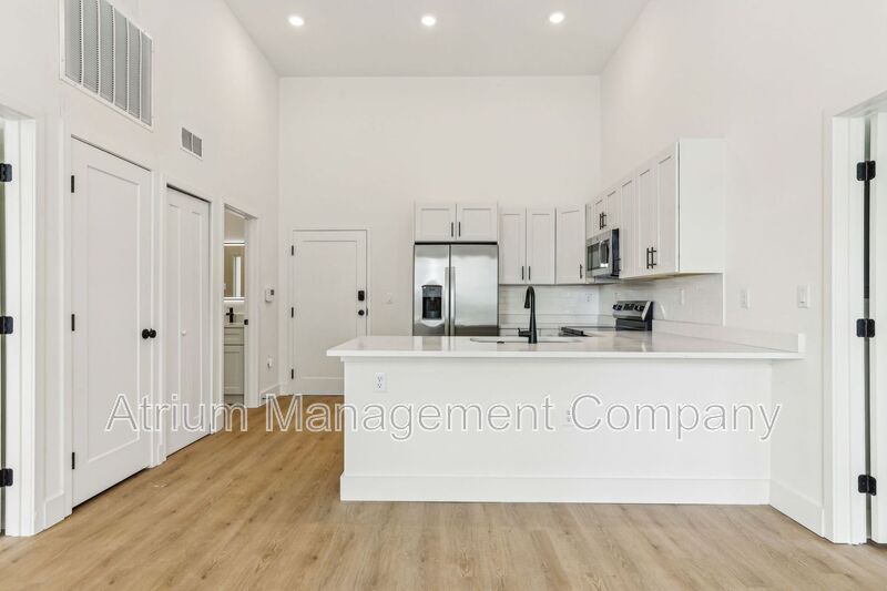 Orlando House: 221 S Bumby Ave