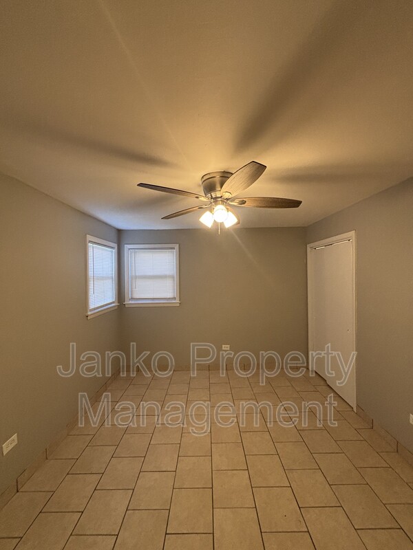 Blue Island Condo: 2068 135th Pl