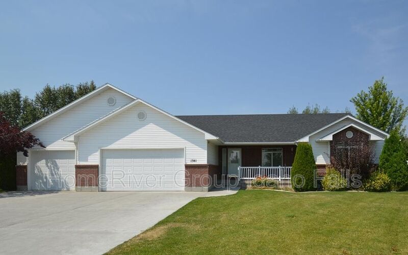 Idaho Falls House: 1541 Summer Way