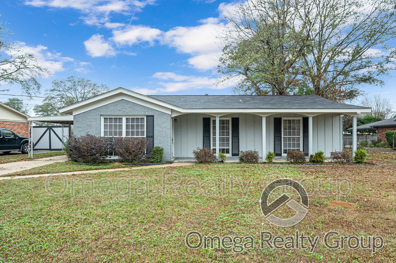 Prattville House: 1265 Adell St