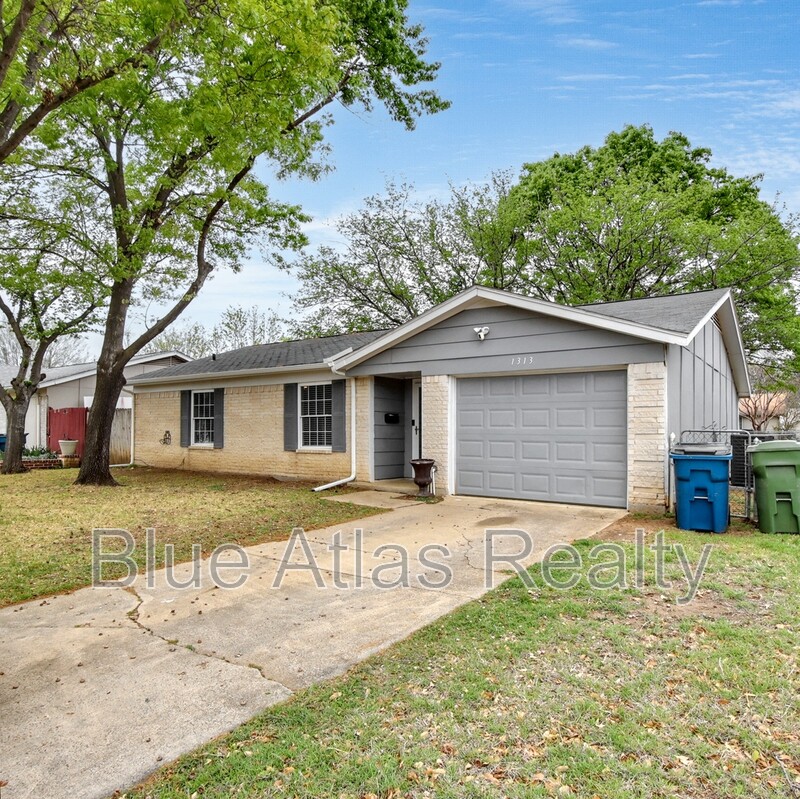 Lewisville House: 1313 Monaco Drive