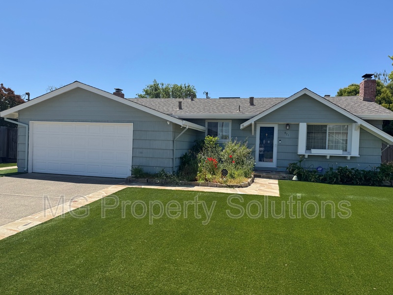 Novato House: 521 Rowland Boulevard