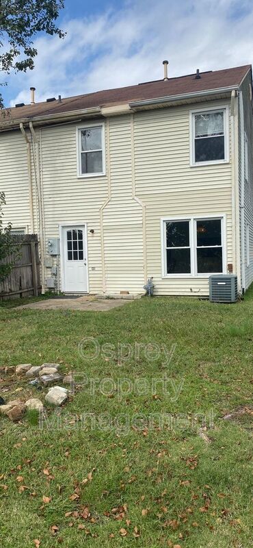 3 Bedroom End Unit Town Home - Photo 27