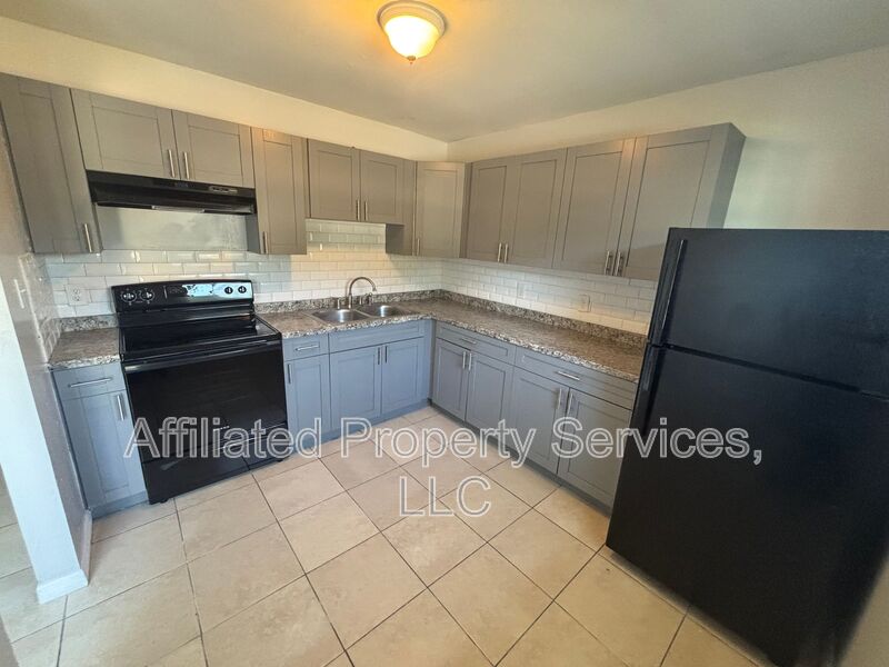 3104-3210 Louisiana Avenue 3208 Louisiana Ave
