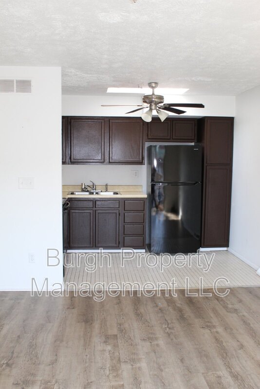 Charleroi Condo: 534 Fallowfield Avenue