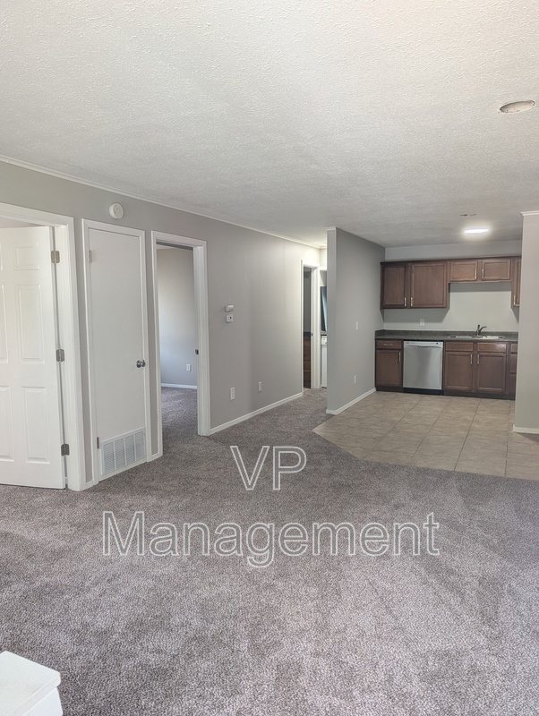Davenport Condo: 2218 Emerald Dr