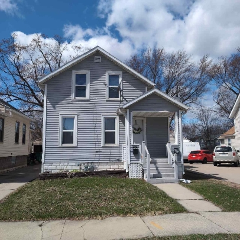 Green Bay Condo: 334 South Van Buren Street - Upper