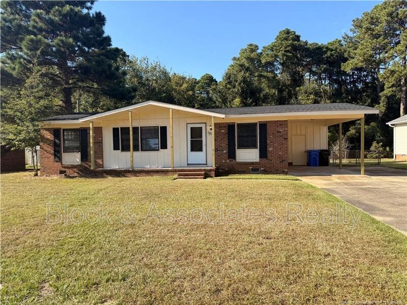 Fayetteville House: 2808 Coronada Parkway
