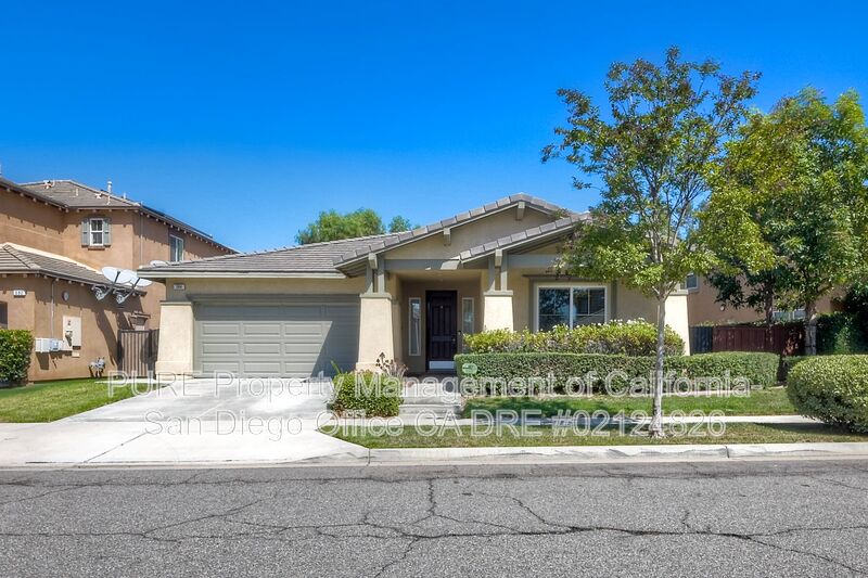 Escondido House: 584 Chandler Ct