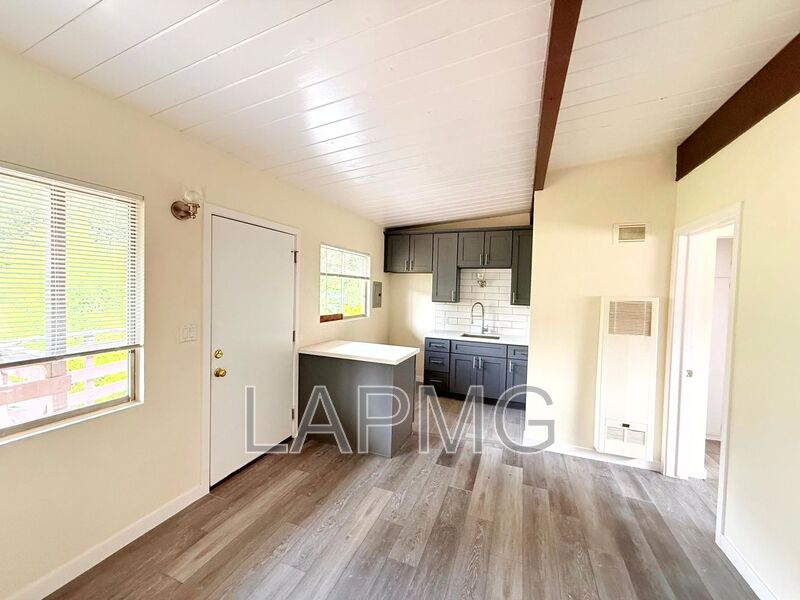 Pasadena House: 753 Worcester Avenue