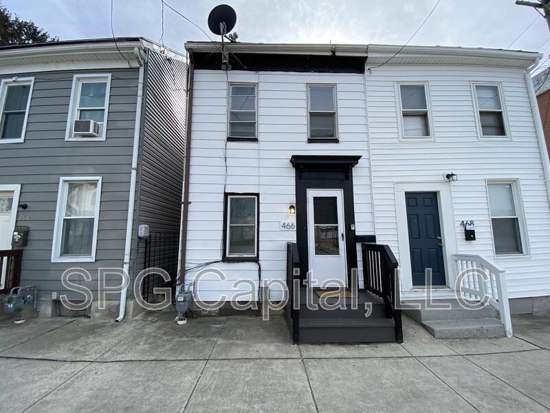 York House: 466 West College Avenue
