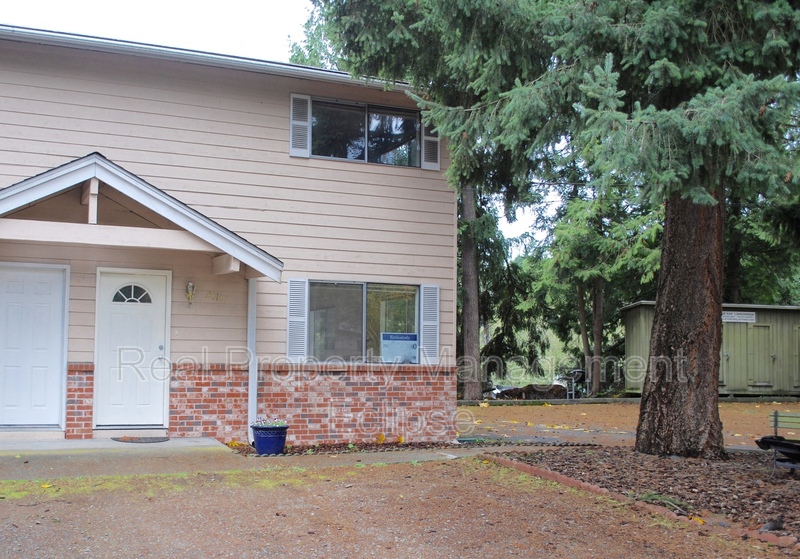 Shoreline House: 20107 14th Ave NE