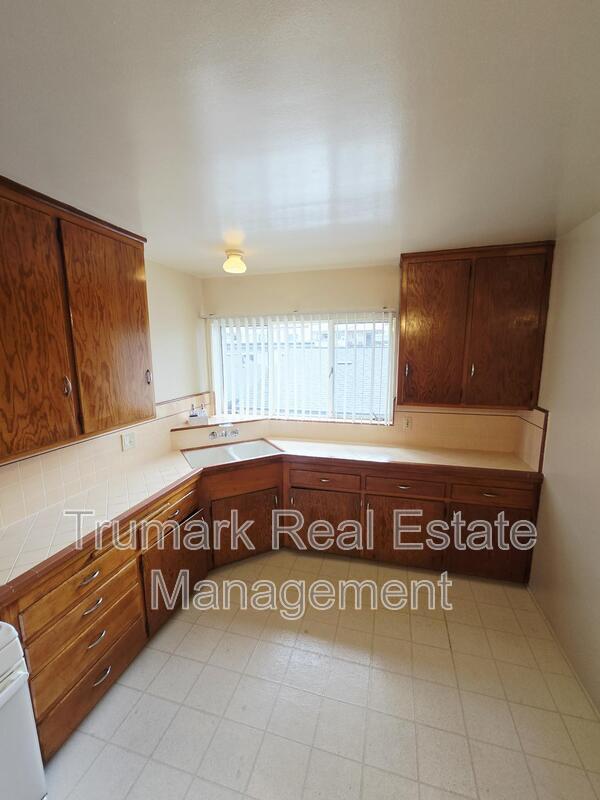 Glendale Condo: 311 N Pacific Ave