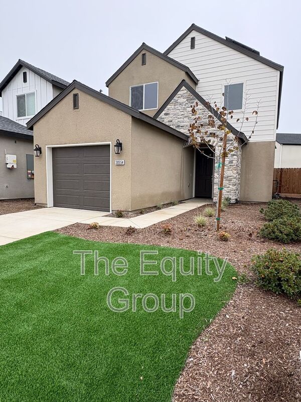 Visalia House: 30554 Delancy Road