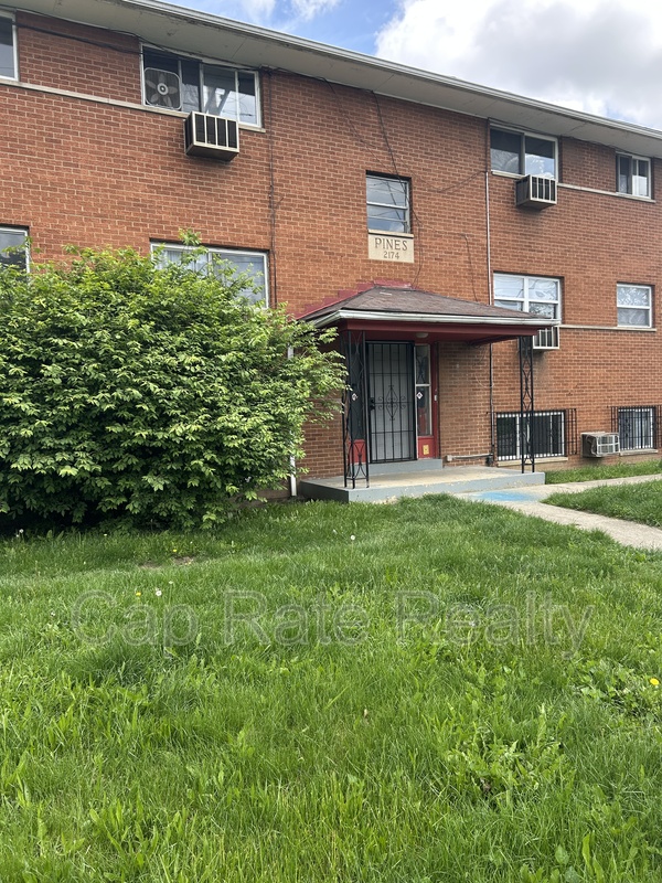Columbus House: 2174 Sullivant Ave