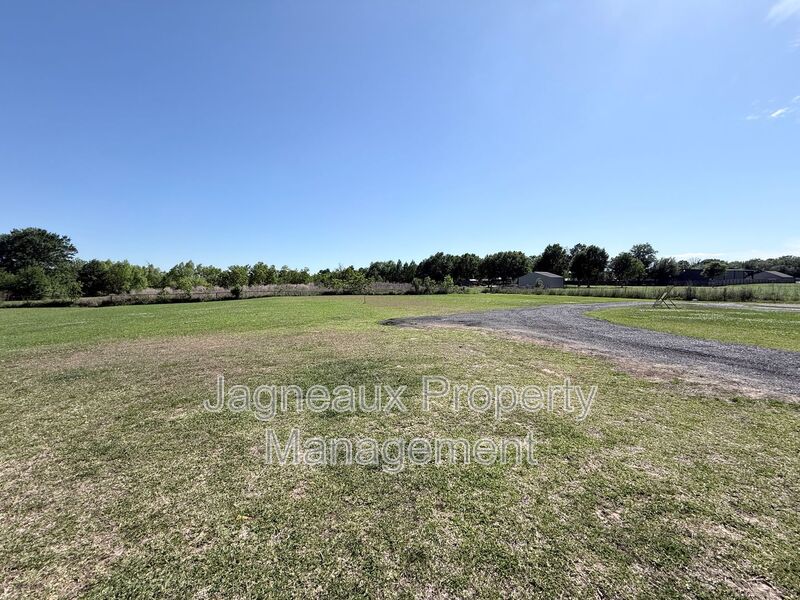 Sulphur House: 7775 Hwy 1133