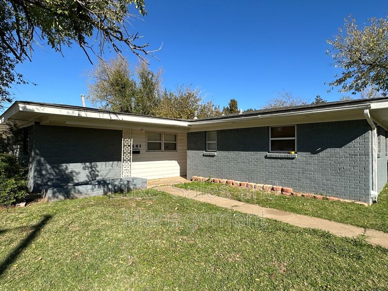 Oklahoma CIty House: 2641 SW 57th Street