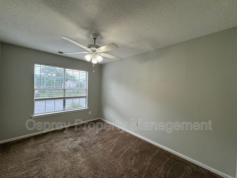 Introducing a charming home located in the heart of Suffolk ¨ASK ABOUT OUR ZERO DEPOSIT¨ - Photo 11