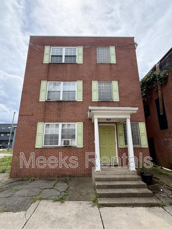 Huntington Condo: 1539 4th Ave.