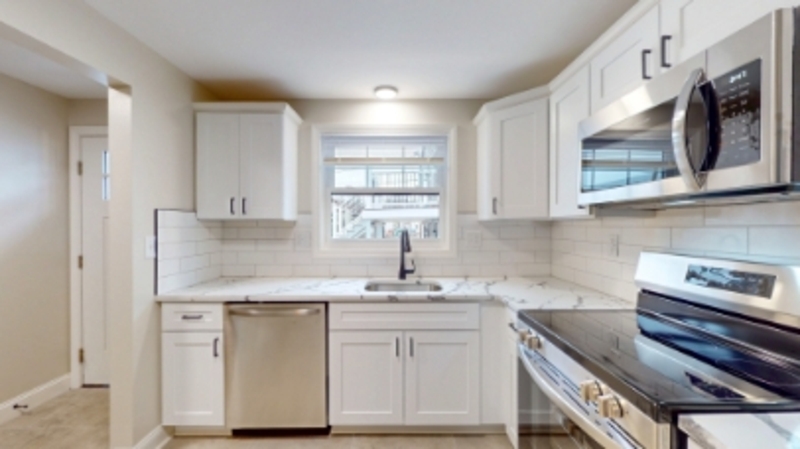 Wallingford Apartment: 569 Center Street