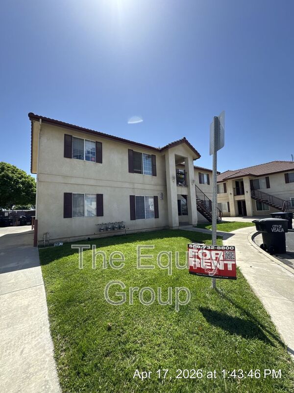 Visalia House: 3733 West Myrtle Court