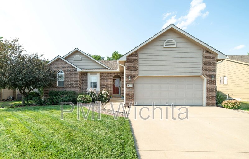 Bel Aire House: 5718 East 49th Street North