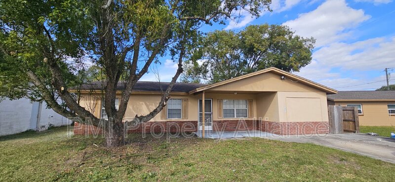 Winter Springs House: 411 Edwin St