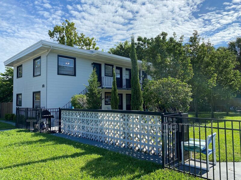 Jacksonville Beach House: 211 9th St N 5