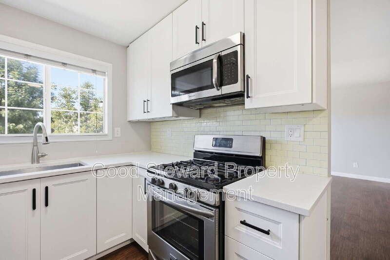 Placentia Townhome: 1500 Spruce St
