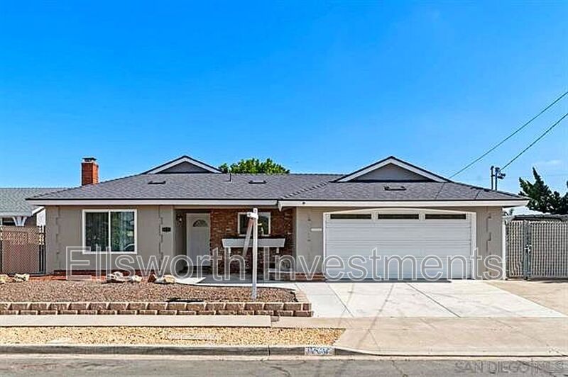 San Diego House: 6531 Barnhurst Dr