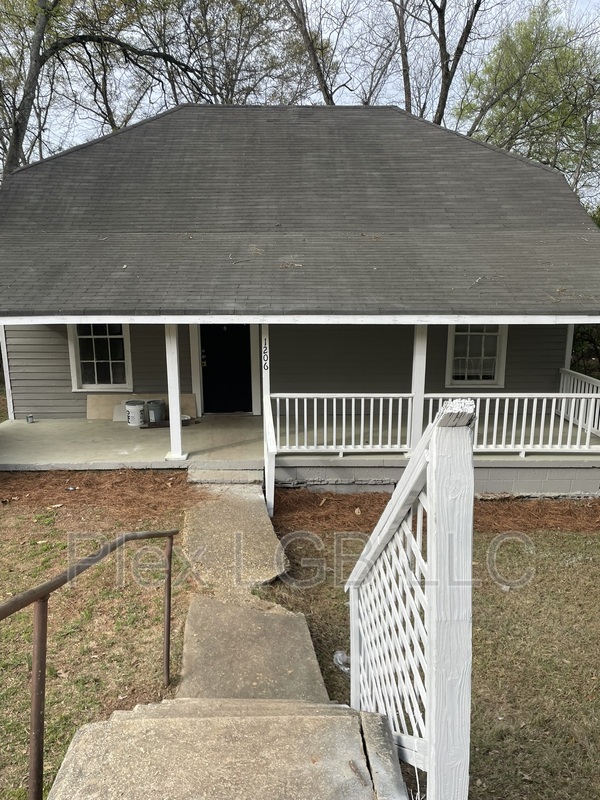 LaGrange House: 1206 Troup Street