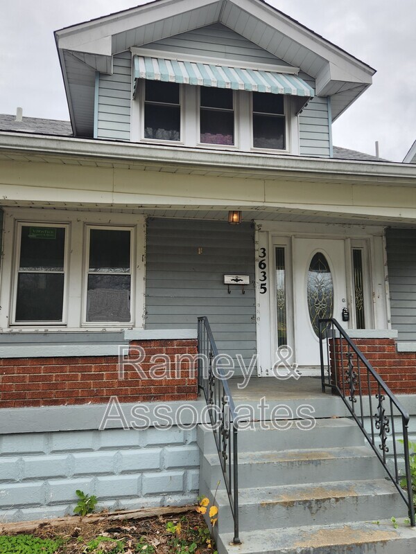 Louisville House: 3635 Taylor Blvd