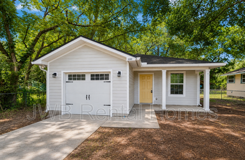 Jacksonville House: 3352 Dillon St