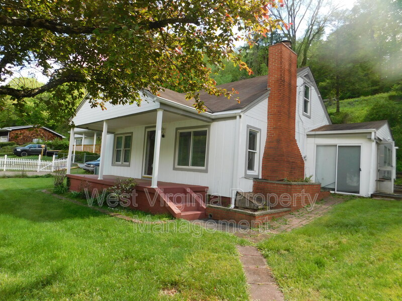 Charleston House: 1771 Sugar Creek Drive