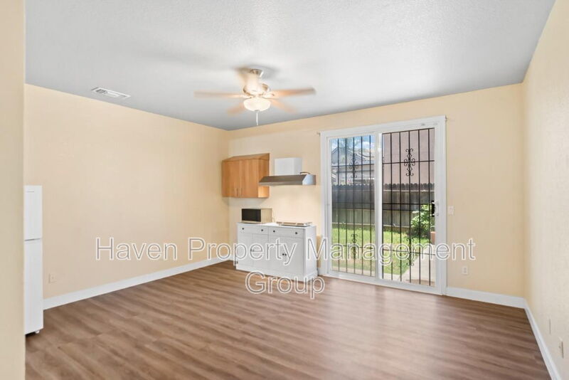 Manteca Condo: 382 Pestana Ave