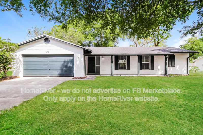 Longwood House: 126 N Pressview Ave
