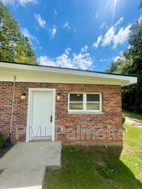 Winnsboro House: 2282 Old Camden Rd