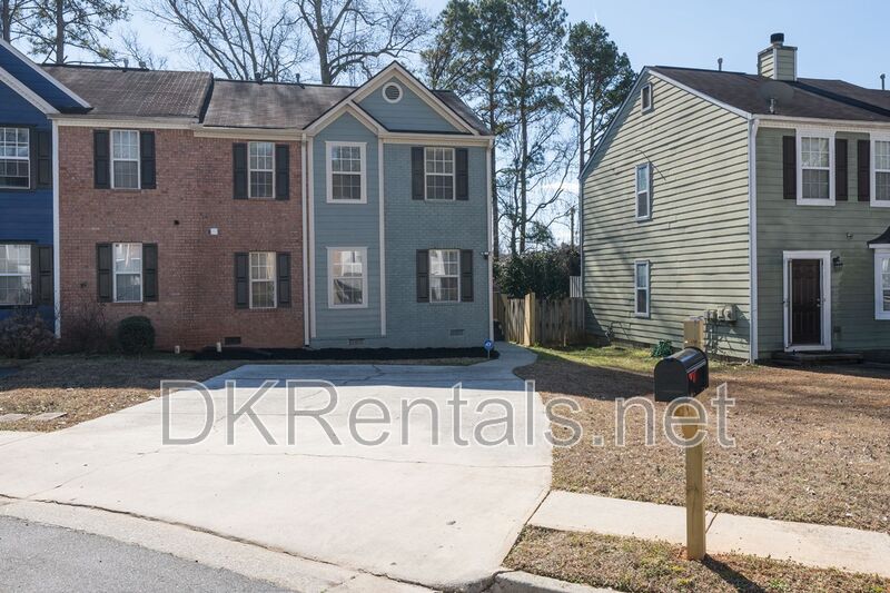 Lawrenceville House: 3328 VIntage Point Court