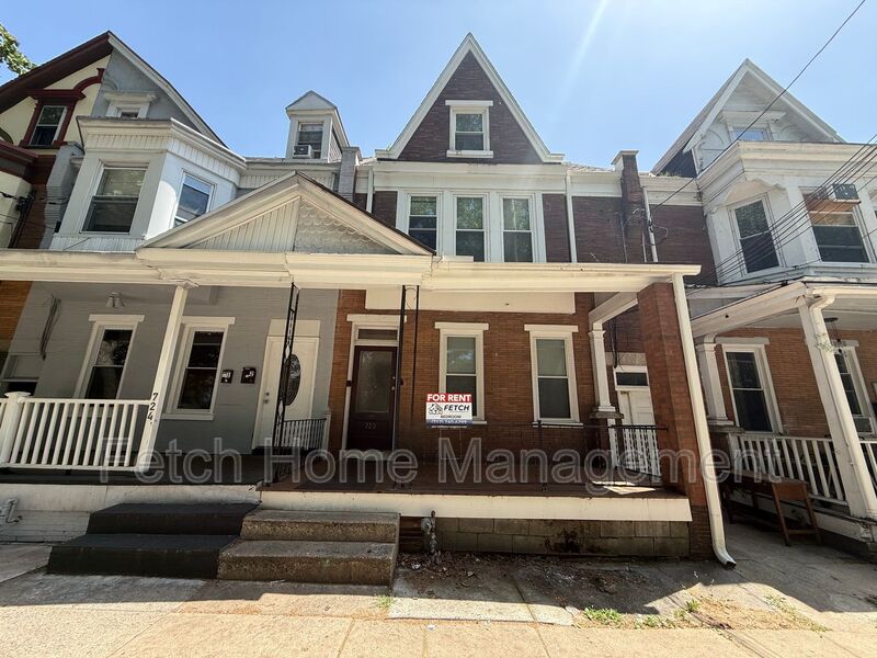 Lancaster House: 722 East King Street