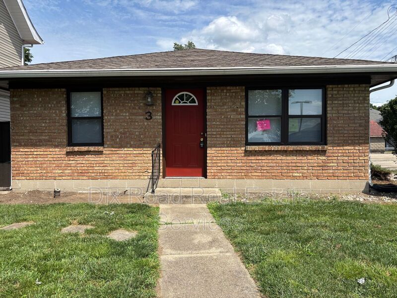 Middletown House: 3 Sutphin Street