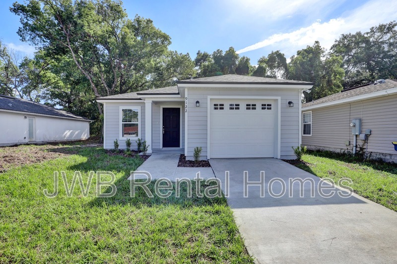 Jacksonville House: 9122 Monroe Ave