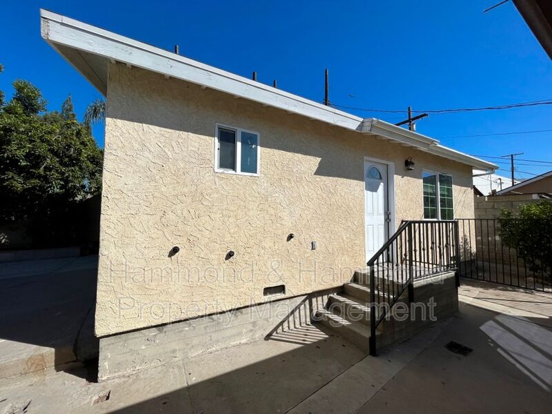 San Fernando House: 12110 Bromont Ave.